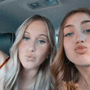 Meet your Posher, Marika and Léajeanne